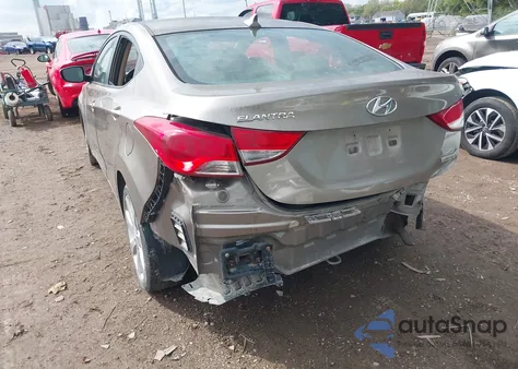 2013 Hyundai Elantra Limited z USA, uszkodzony, nr VIN 5NPDH4AE1DH417972